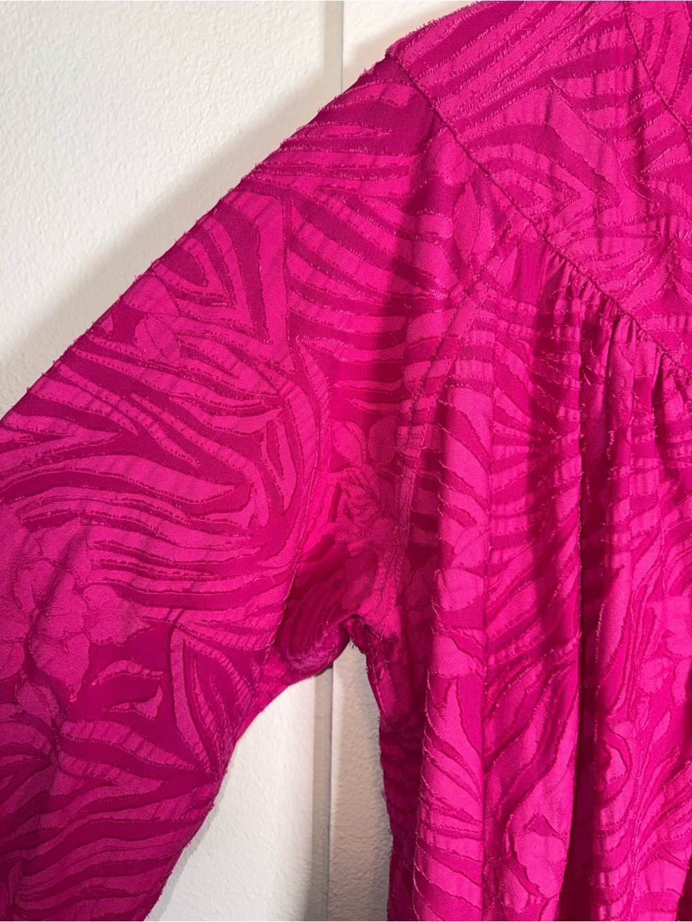 FREE PEOPLE Oversized Beachy Boho Barbiecore Bright Pink textured blouse S - Picture 3 of 5